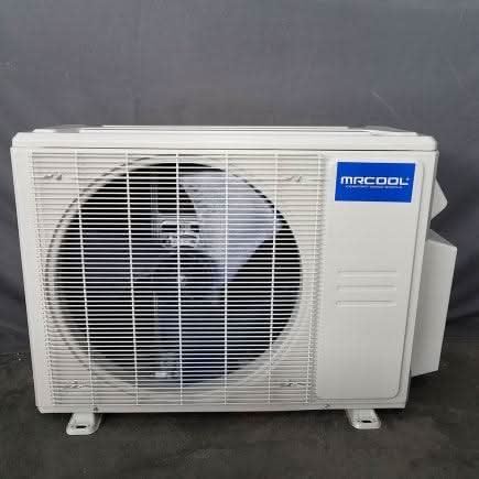 Packaged MRCOOL 18k DIY Condenser – Scratch & Dent with Repackaged Box