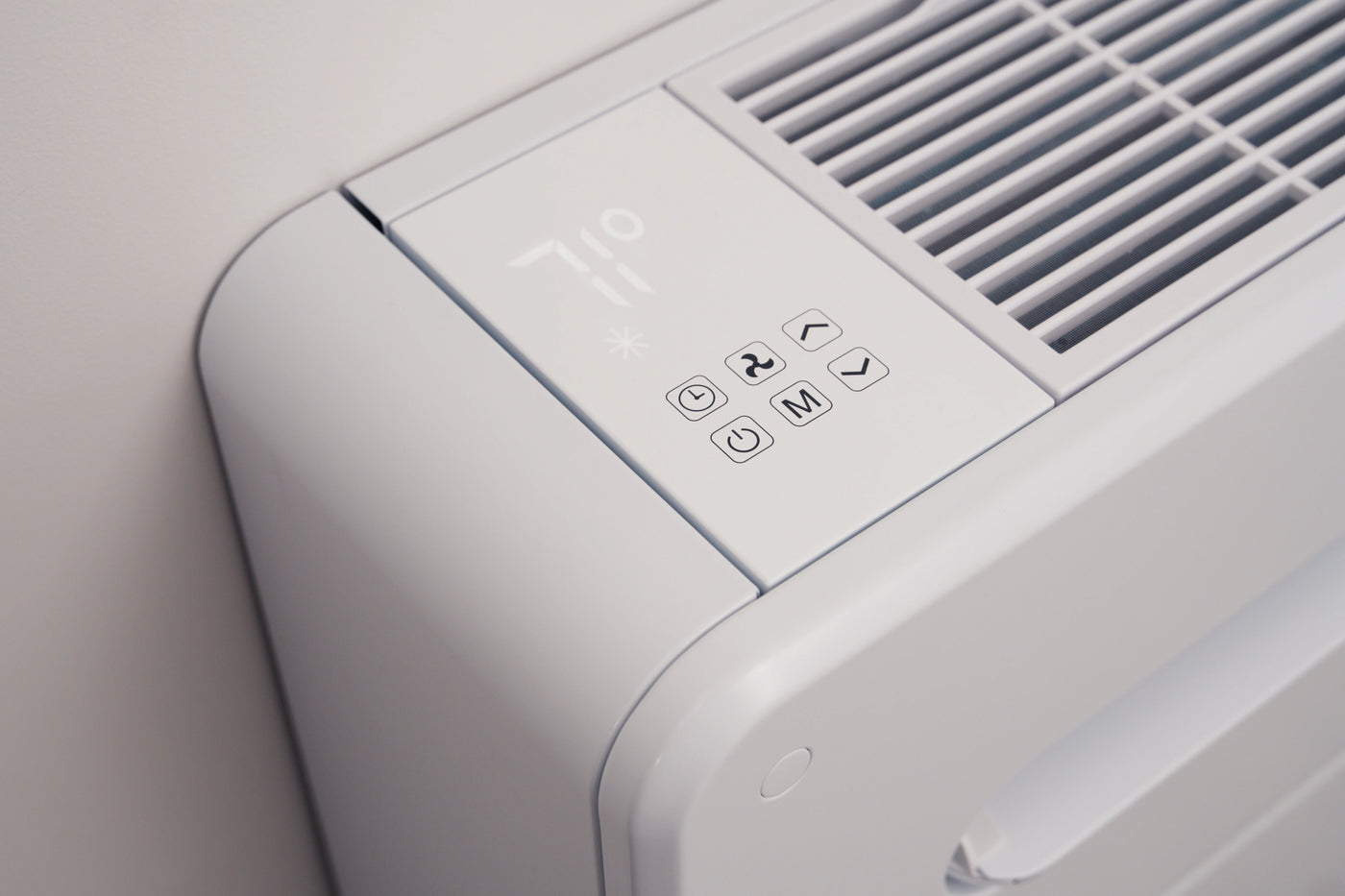 MRCOOL Monoblock smart control panel with heating cooling and fan mode settings